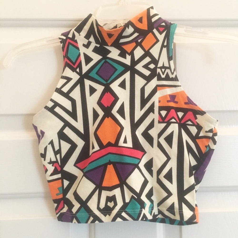 Small Geometric crop top with high neck